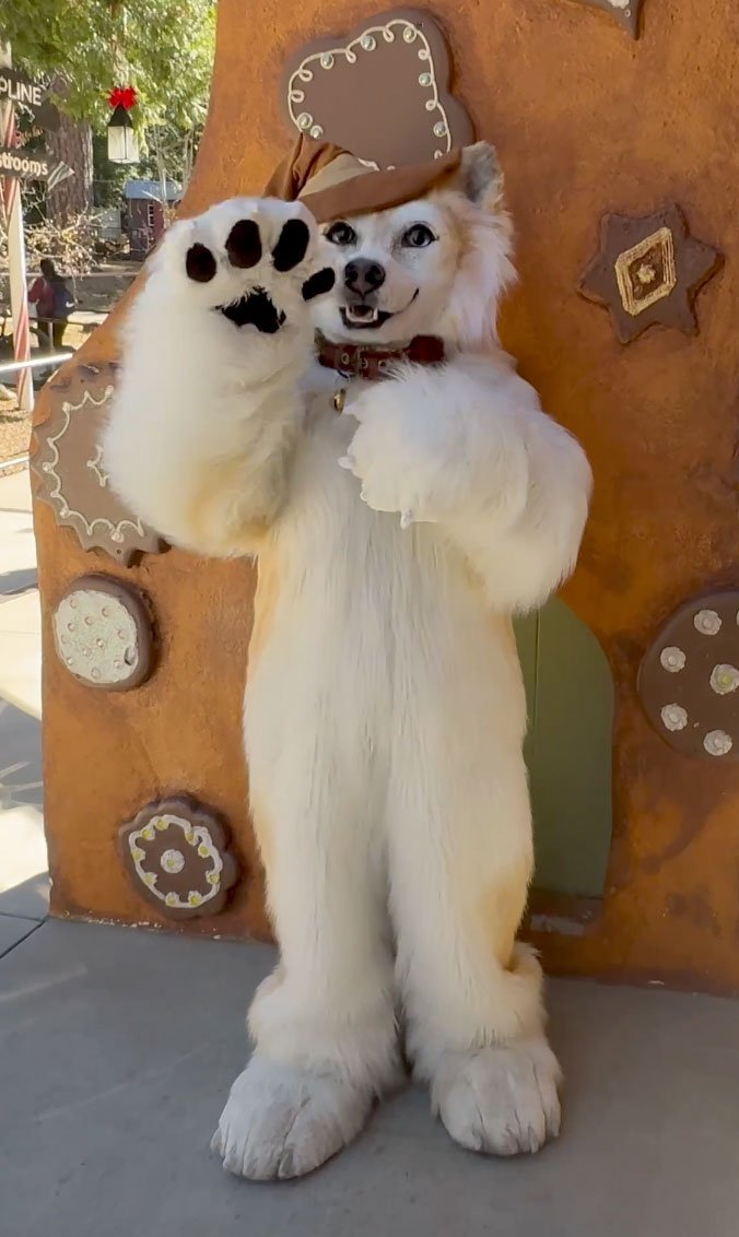 SkyPark-at-Santa's-Village-Arrow-Mascot